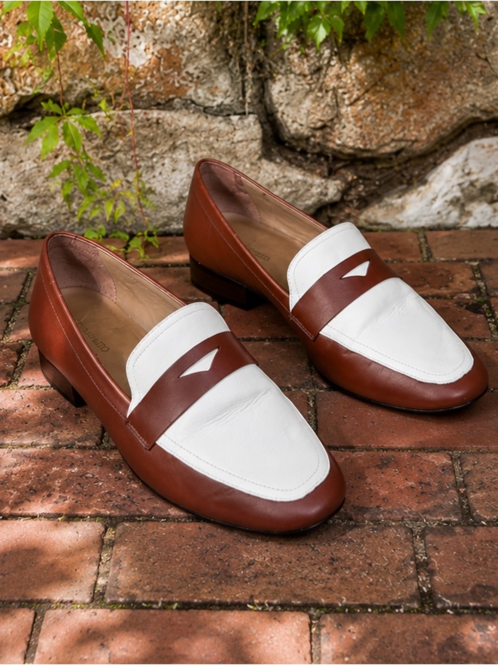 BERNARDO Classic Luxury Preppy Brown and Ivory Leather Loafers, 10M